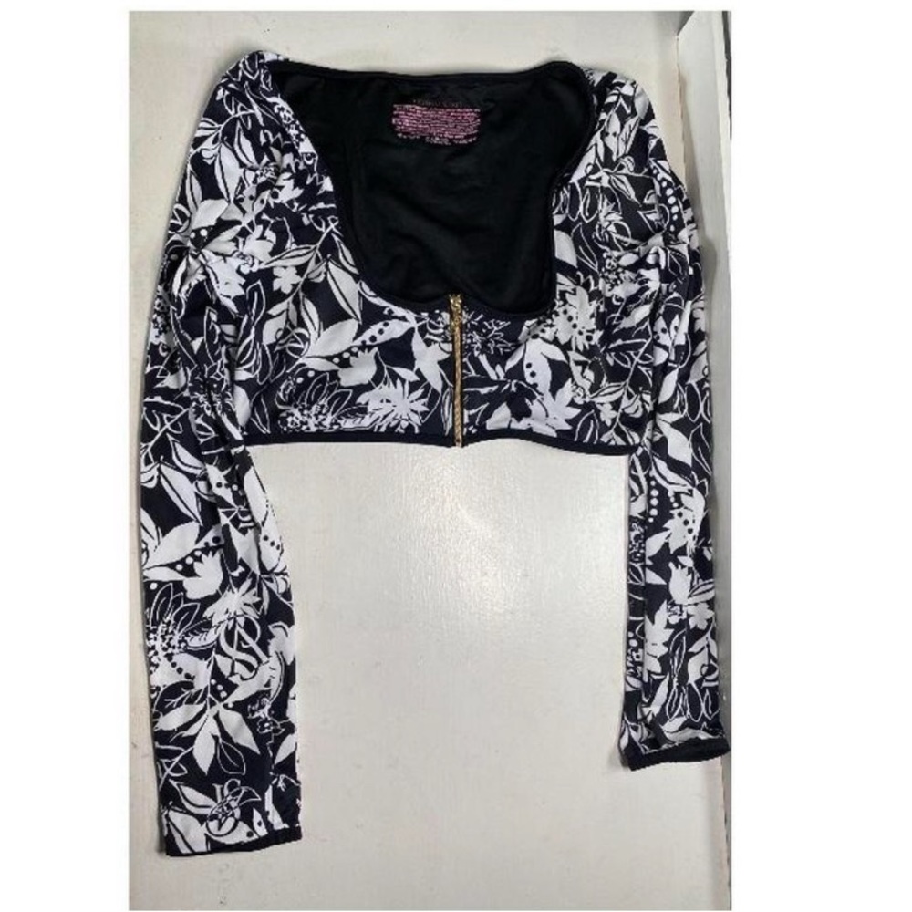 Victoria’s Secret Floral Black and White Women's swim top